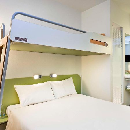 ibis budget Leeds Centre Crown Point Road Buitenkant foto