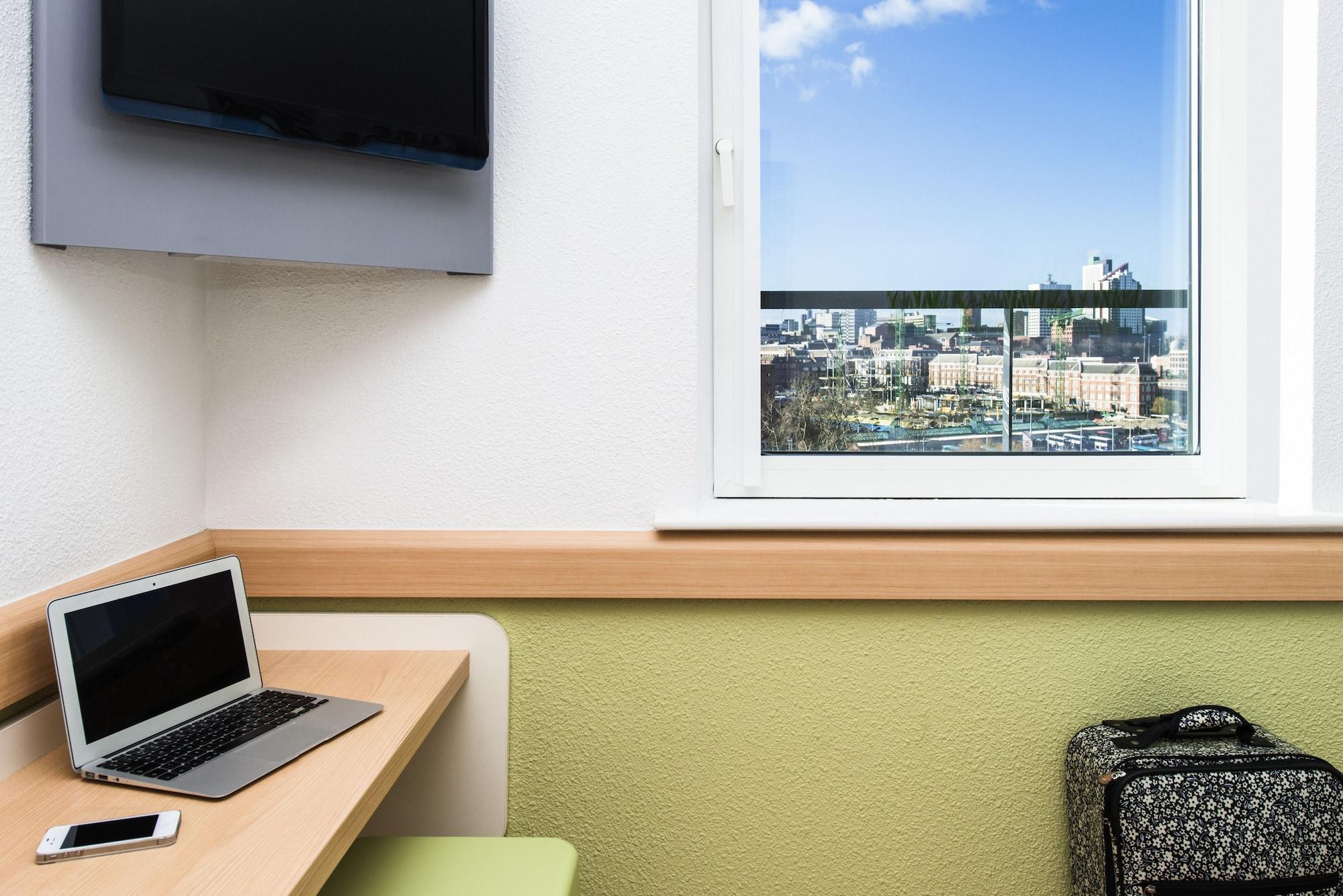 ibis budget Leeds Centre Crown Point Road Buitenkant foto