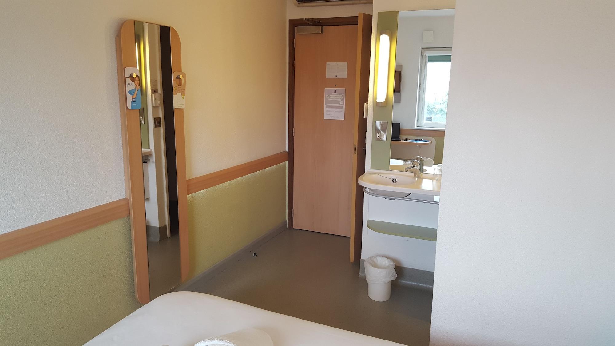 ibis budget Leeds Centre Crown Point Road Buitenkant foto