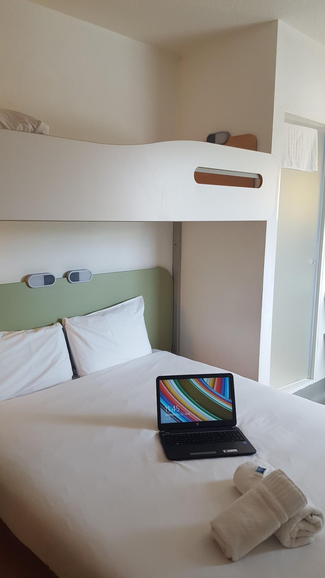 ibis budget Leeds Centre Crown Point Road Buitenkant foto