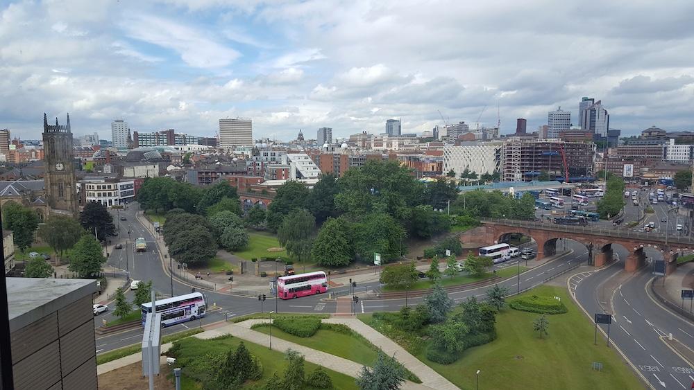 ibis budget Leeds Centre Crown Point Road Buitenkant foto