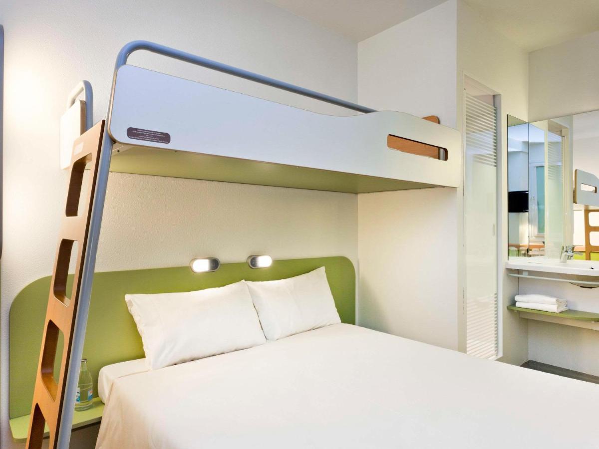 ibis budget Leeds Centre Crown Point Road Buitenkant foto