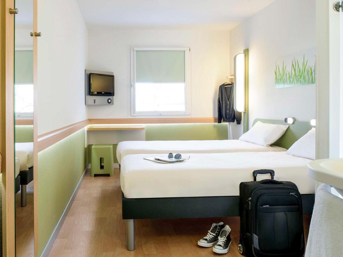ibis budget Leeds Centre Crown Point Road Buitenkant foto