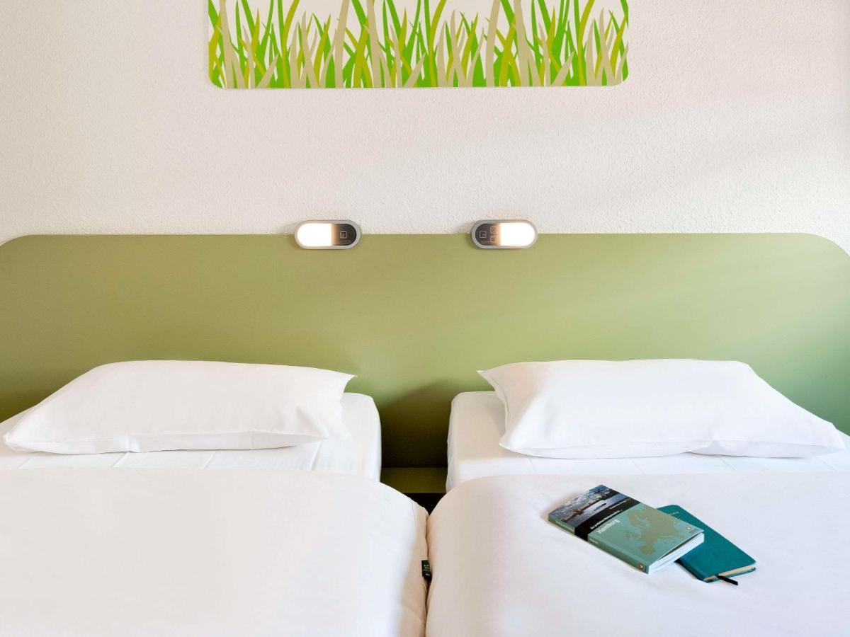 ibis budget Leeds Centre Crown Point Road Buitenkant foto