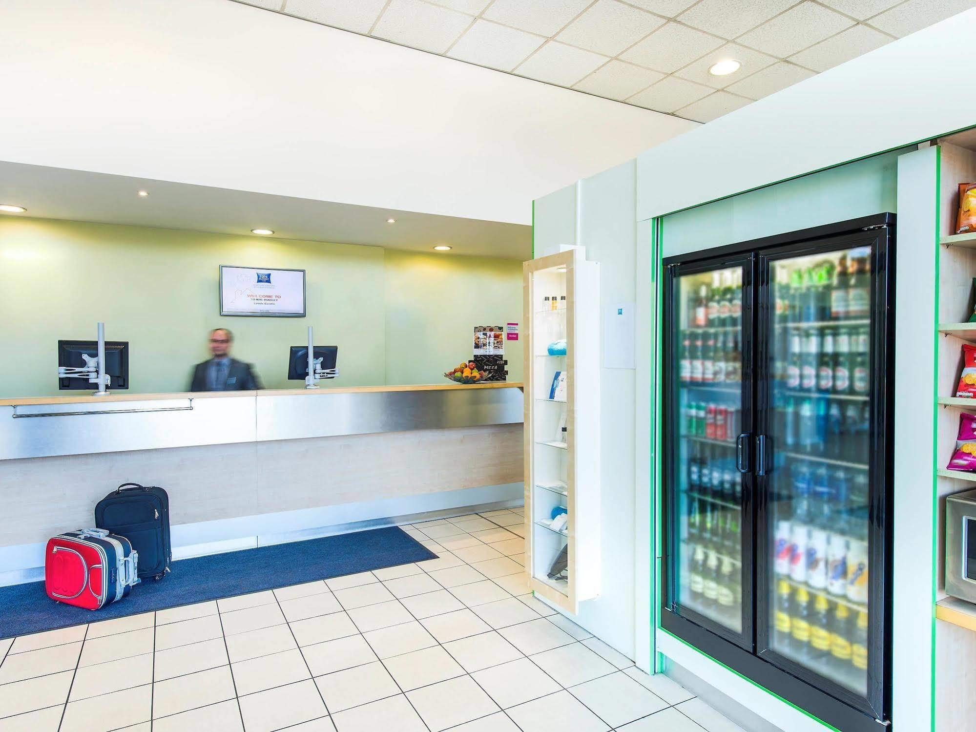 ibis budget Leeds Centre Crown Point Road Buitenkant foto